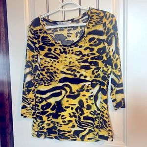 Peter Nygard Top.  Excellent  Condition in a Soft Silky 92% Polyester8% Spandex.